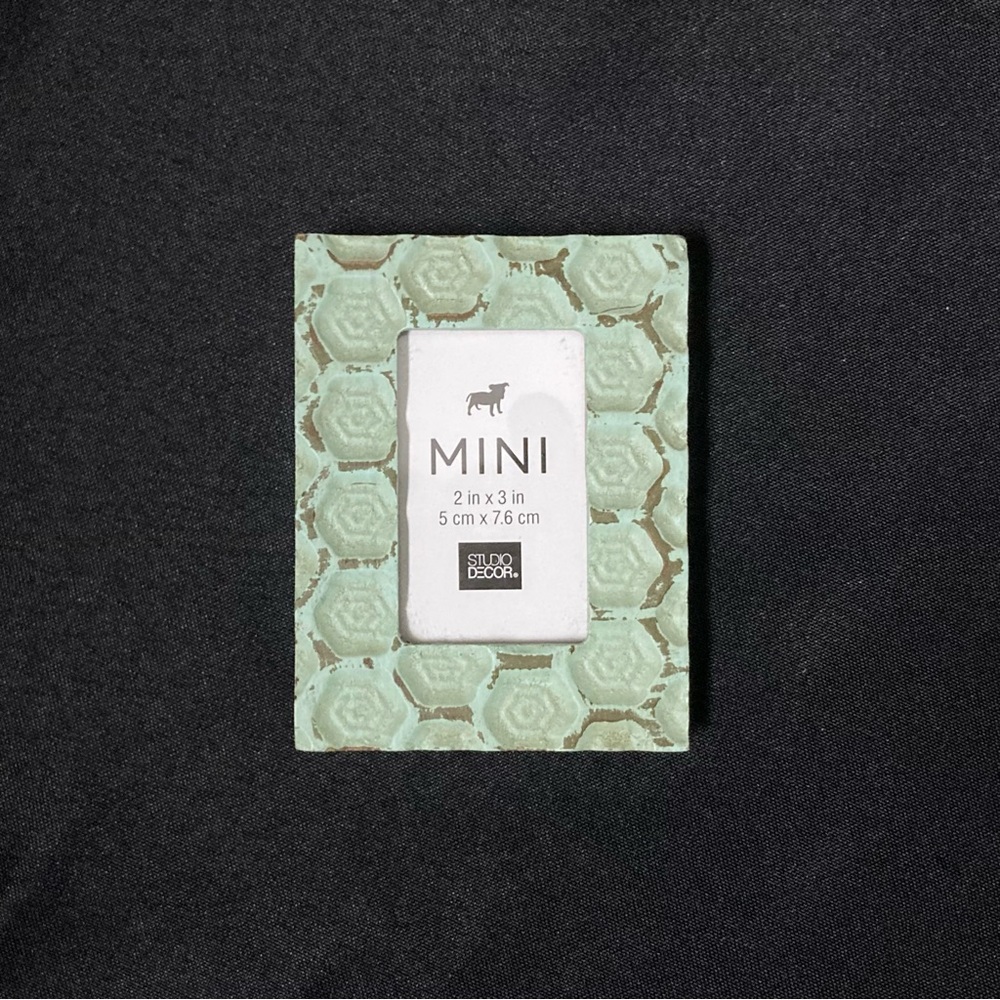 Studio Decor Mint Green Distressed Easel Back Mini 2” x 3” Picture Frame
